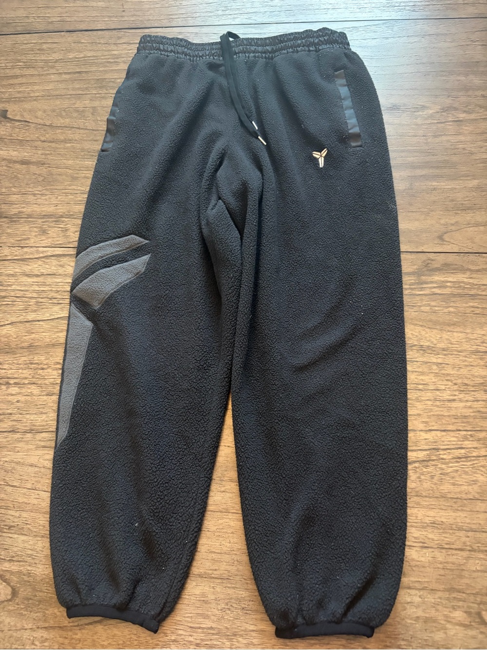 Kobe Men’s Black Fleece Cuffed Sweatpants
